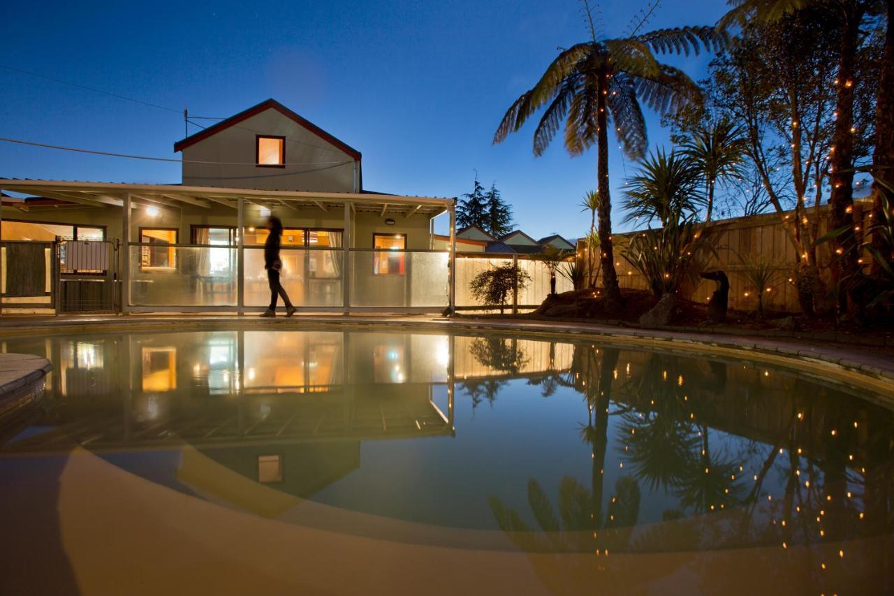 Smoke Lake Hot Springs Lodge & Camp โรโตรัว ภายนอก รูปภาพ
