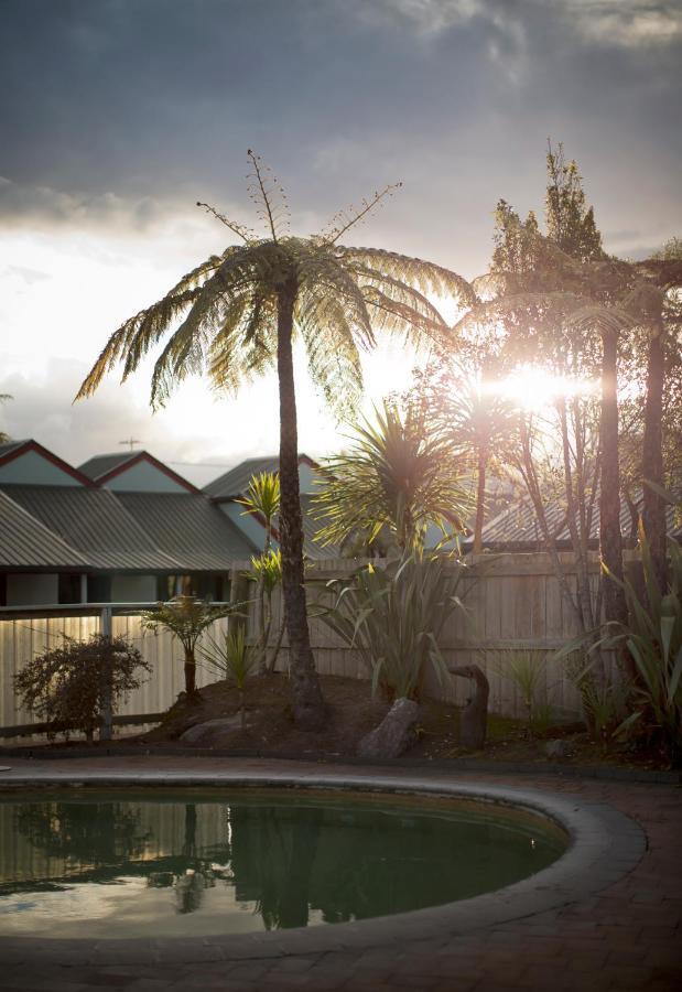 Smoke Lake Hot Springs Lodge & Camp โรโตรัว ภายนอก รูปภาพ